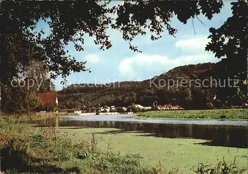 AK / Ansichtskarte Niedermarsberg im Eichenwaeldchen Uferpartie am Fluss Kat. Marsberg