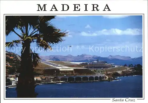 AK / Ansichtskarte Santa Cruz Madeira Panorama mit Flughafen