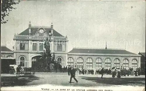 AK / Ansichtskarte Vichy Allier La Gare et la Statue Deesse des Eaux Monument Kat. Vichy
