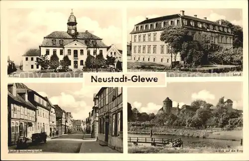 AK / Ansichtskarte Neustadt Glewe Rathaus Schloss Breitscheid Str Burgblick Kat. Neustadt Glewe