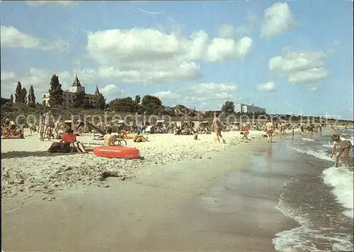 AK / Ansichtskarte Zinnowitz Ostseebad Strand mit Erholungsheimen