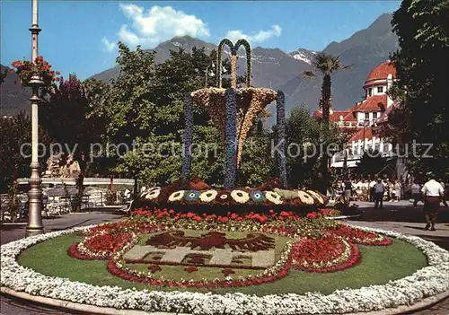 AK / Ansichtskarte Meran Merano Passeggiata Casino Kurpromenade Blumenbeet