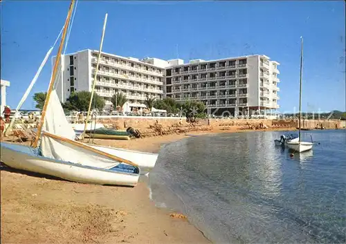 AK / Ansichtskarte San Antonio Ibiza Hotel Columbus Strand Segelboot