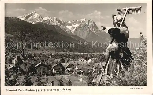 AK / Ansichtskarte Garmisch Partenkirchen mit Zugspitzgruppe Kat. Garmisch Partenkirchen