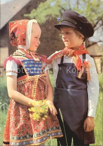 AK / Ansichtskarte Trachten Sorbische Kinder Schleife Kat. Trachten