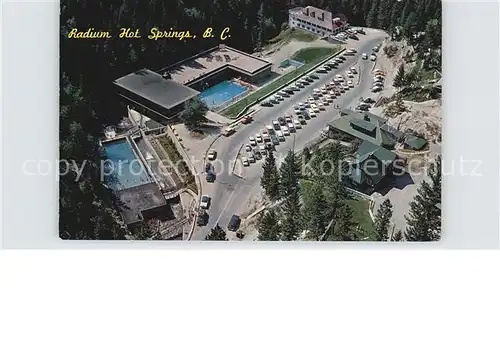 AK / Ansichtskarte Radium Hot Springs BC Fliegeraufnahme