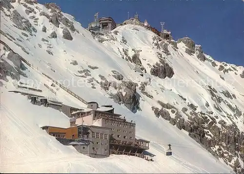 AK / Ansichtskarte Zugspitze mit Hotel Schneefernerhaus Gletscherbahn und Gipfelbahn Kat. Garmisch Partenkirchen