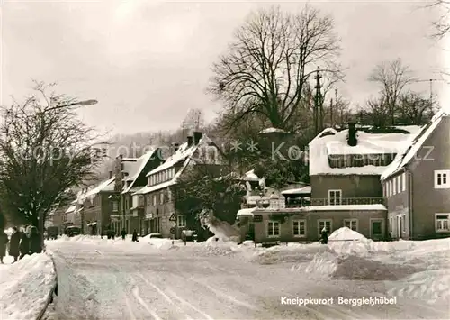 AK / Ansichtskarte Berggiesshuebel Hauptstrasse Kneippkurort im Winter Kat. Bad Gottleuba Berggiesshuebel