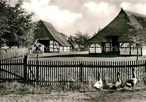 AK / Ansichtskarte Klockenhagen Freilichtmuseum Bauernhaus und Scheune Denkmalhof Gaense Kat. Ribnitz Damgarten