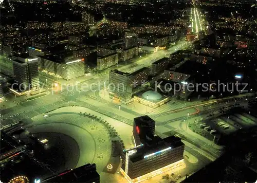 AK / Ansichtskarte Berlin Blick vom Fernsehturm Nachtaufnahme Hauptstadt der DDR Kat. Berlin