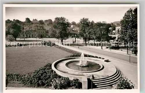 AK / Ansichtskarte Neustadt Weinstrasse Bahnhofsplatz Springbrunnen Kat. Neustadt an der Weinstr.