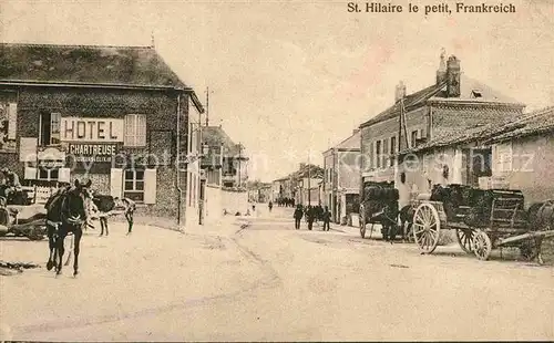 AK / Ansichtskarte Saint Hilaire Petitville Strassenpartie mit Pferdewagen Kat. Saint Hilaire Petitville