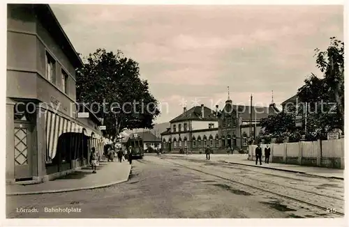 AK / Ansichtskarte Loerrach Bahnhofsplatz Kat. Loerrach