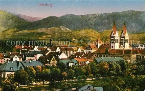 AK / Ansichtskarte Offenburg Stadtbild mit Dreifaltigkeitskirche Blick zum Schwarzwald Kat. Offenburg