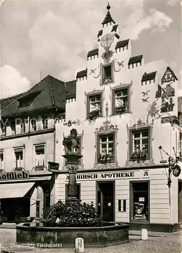 AK / Ansichtskarte Offenburg Brunnen am Fischmarkt Hirschapotheke Giebelhaus Kat. Offenburg