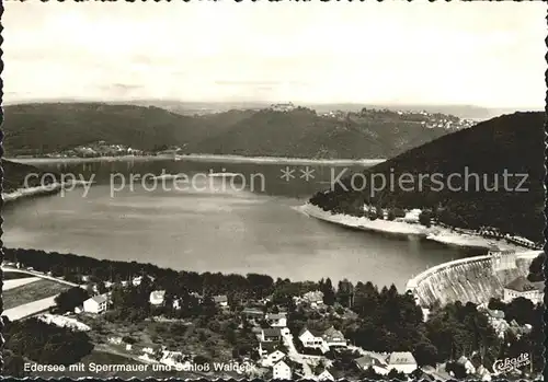 AK / Ansichtskarte Edersee Fliegeraufnahme mit Sperrmauer und Schloss Waldeck Kat. Edertal