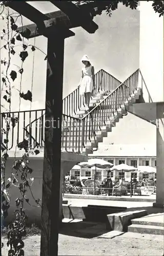 AK / Ansichtskarte Amara Frau auf der Treppe