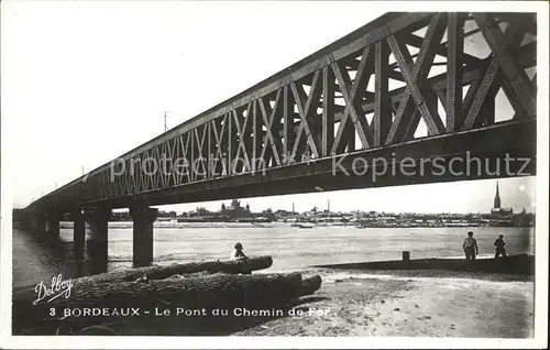 AK / Ansichtskarte Bordeaux Pont au Chemin de Fer Eisenbahnbruecke Kat. Bordeaux