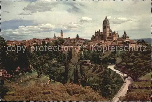 AK / Ansichtskarte Segovia Teilansicht mit Kathedrale Kat. Segovia