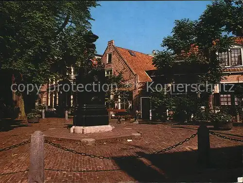 AK / Ansichtskarte Wassenaar Dorpsplein met pomp Dorfplatz Brunnen Kat. Niederlande