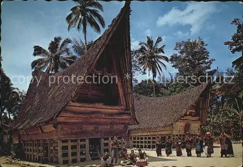 AK / Ansichtskarte Sumatra Sumatera Tomok village Batak traditional house