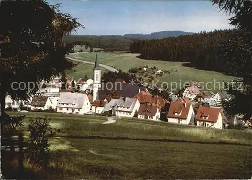 AK / Ansichtskarte Schoenwald Schwarzwald Ortsansicht mit Kirche Hoehenluftkurort Wintersportplatz Kat. Schoenwald im Schwarzwald