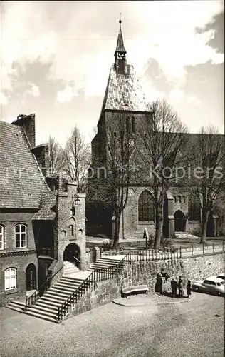AK / Ansichtskarte Moelln Lauenburg St Nicolai Kirche mit Rathaustreppe und Gerichtslaube Kat. Moelln
