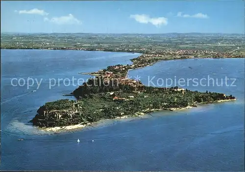 AK / Ansichtskarte Sirmione Halbinsel Gardasee Fliegeraufnahme