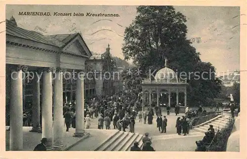 AK / Ansichtskarte Marienbad Tschechien Boehmen Konzert beim Kreuzbrunnen Kat. Marianske Lazne