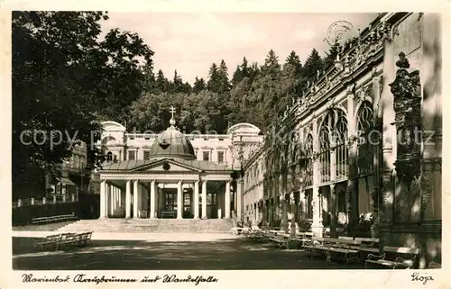 AK / Ansichtskarte Marienbad Tschechien Boehmen Kreuzbrunnen mit Wandelhalle Kat. Marianske Lazne