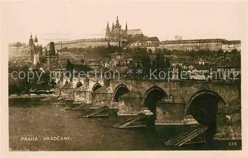 AK / Ansichtskarte Prag Prahy Prague Hradschin Prager Burg Moldau Bruecke Kat. Praha