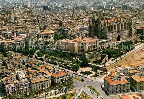 AK / Ansichtskarte Palma de Mallorca La Catedral y el Palacio de la Almudaina Kat. Palma de Mallorca