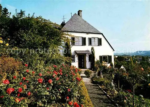 AK / Ansichtskarte Rhoendorf Bundeskanzler Adenauer Haus mit Garten Kat. Bad Honnef