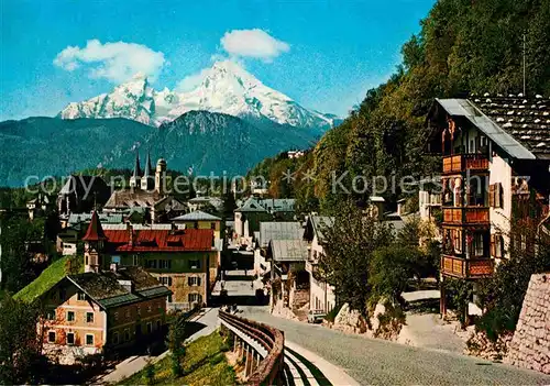 AK / Ansichtskarte Berchtesgaden Ortsansicht mit Blick zum Watzmann Berchtesgadener Alpen Kat. Berchtesgaden