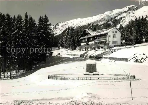 AK / Ansichtskarte St Anton Arlberg Berghotel Mooserkreuz Winterpanorama Kat. St. Anton am Arlberg