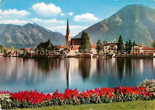 AK / Ansichtskarte Rottach Egern Uferpartie am Tegernsee mit Blick zum Wallberg Mangfallgebirge Alpen Kat. Rottach Egern