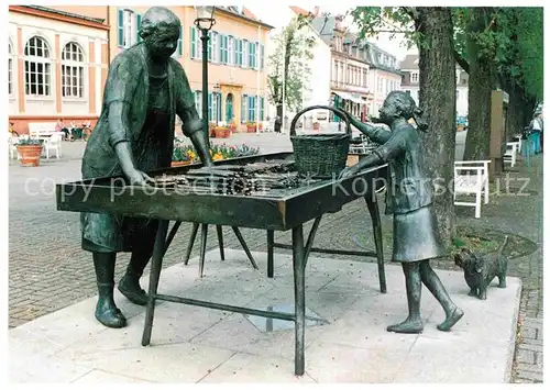 AK / Ansichtskarte Schwetzingen Spargelfrau Bronzeplastik von Franz W Mueller Steinfurth Kat. Schwetzingen