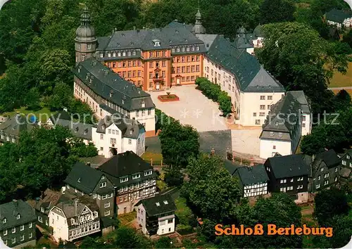AK / Ansichtskarte Berleburg Bad Schloss Wittgensteiner Berg und Waldland Fliegeraufnahme Kat. Bad Berleburg