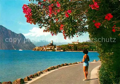 AK / Ansichtskarte Malcesine Lago di Garda La passeggiata Uferpromenade Gardasee Kat. Malcesine