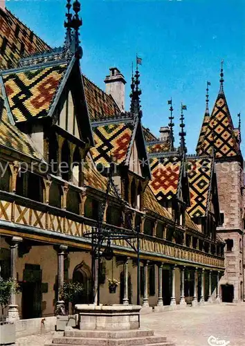 AK / Ansichtskarte Beaune Cote d Or Burgund Cour d Honneuer de l Hotel Dieu Merveille d art burgondo flamand Kat. Beaune