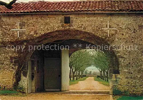 AK / Ansichtskarte Cognac A porch typical of the Charentes region Bouqueville a Hennessy property in Grande Champagne area Kat. Cognac