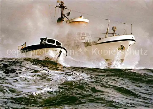 AK / Ansichtskarte Motorschiffe Seenotkreuzer Tochterboot Tuennes  Kat. Schiffe