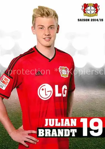 AK / Ansichtskarte Fussball Bayer Leverkusen Julian Brandt  Kat. Sport