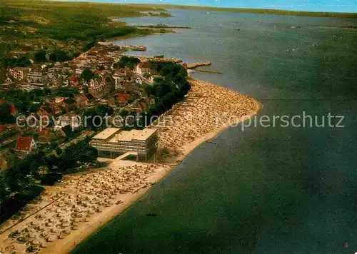 AK / Ansichtskarte Laboe Ostseebad Strand mit Meerwasser Hallenbad Fliegeraufnahme