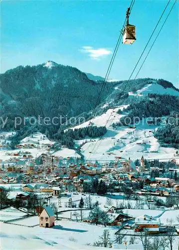 AK / Ansichtskarte Kitzbuehel Tirol Hornbahn gegen Hahnenkamm Wintersportplatz Kitzbueheler Alpen Kat. Kitzbuehel
