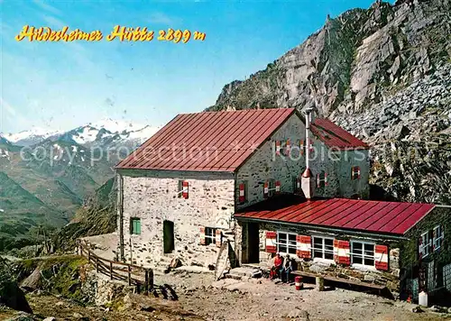 AK / Ansichtskarte Hildesheimer Huette Berghaus Stubaier Alpen gegen Oetztaler Wildspitze Kat. Neustift im Stubaital