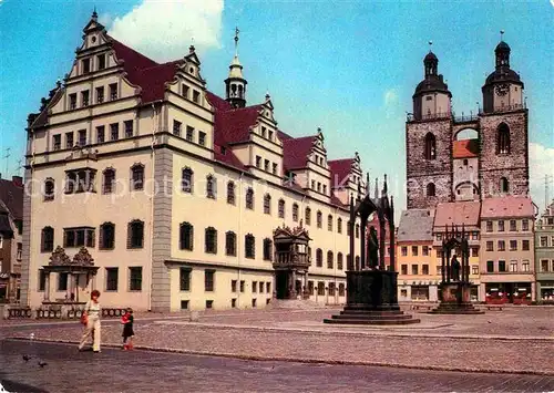 AK / Ansichtskarte Wittenberg Lutherstadt Markt mit Rathaus und Stadtkirche Kat. Wittenberg