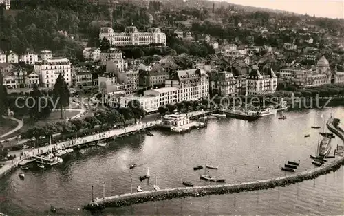 AK / Ansichtskarte Evian les Bains Haute Savoie Vue aerienne sur le Port et les Hotels Kat. Evian les Bains