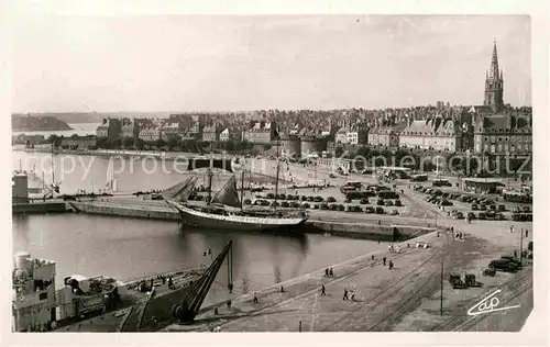 AK / Ansichtskarte Saint Malo Ille et Vilaine Bretagne Les bassins et la ville Kat. Saint Malo