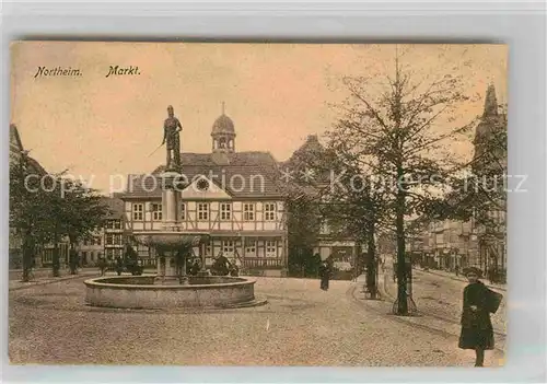 AK / Ansichtskarte Northeim Markt Brunnen Kat. Northeim